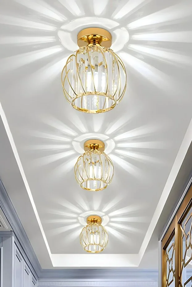 Bella Luce Model Gold Kaplama Kristal Taşlı Metal Gövde Modern Her Alana Uygun Lüx Plafonyer Avize